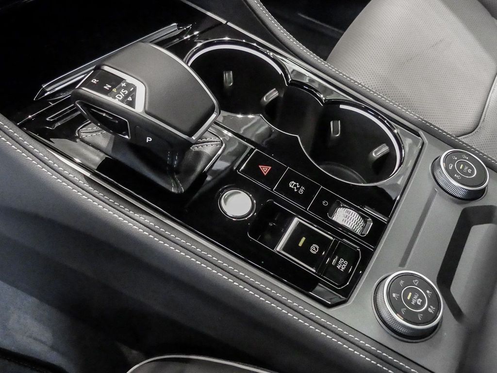 Volkswagen Touareg 2025