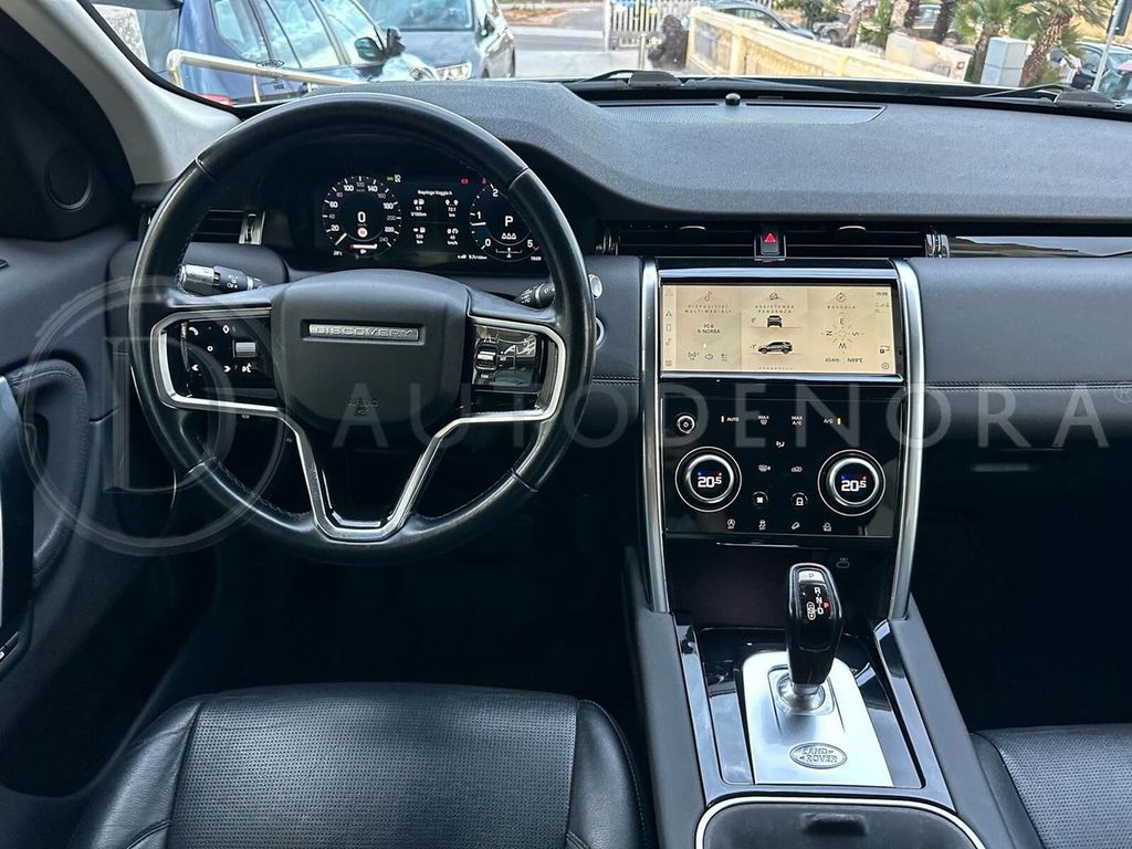 Land Rover Discovery Sport 2021