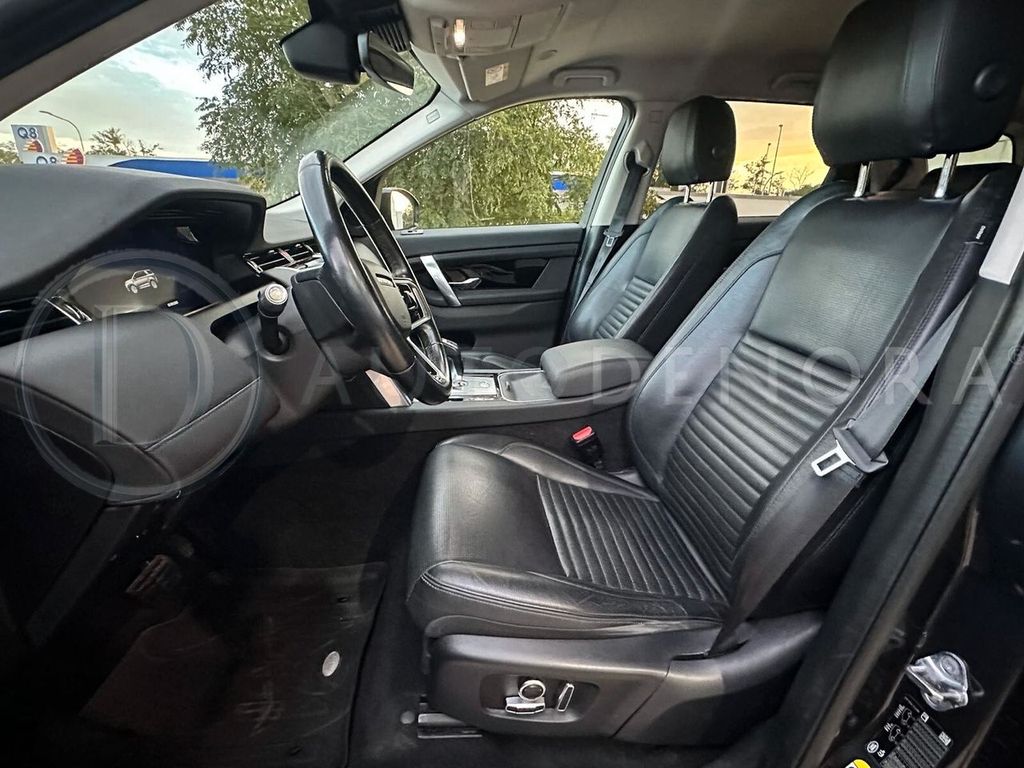 Land Rover Discovery Sport 2021