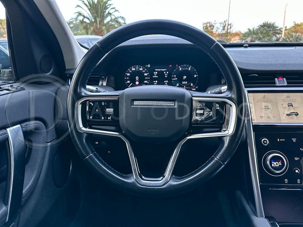 Land Rover Discovery Sport 2021
