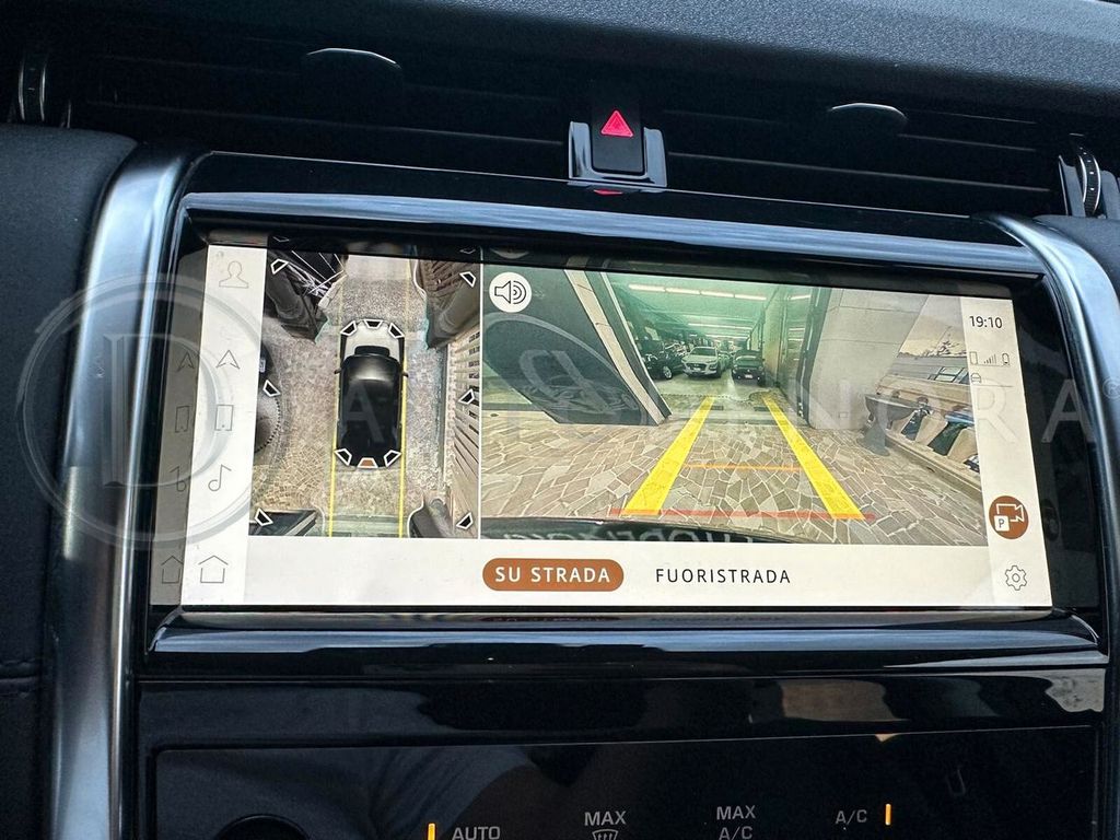 Land Rover Discovery Sport 2021