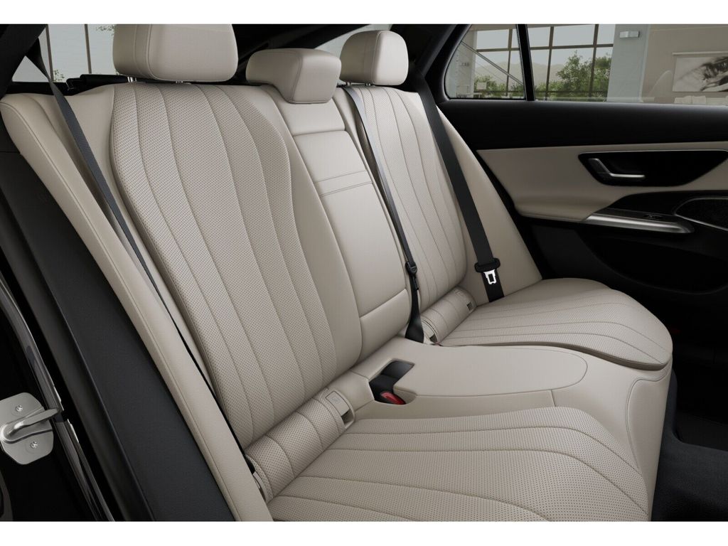 Mercedes-Benz E 300 2025