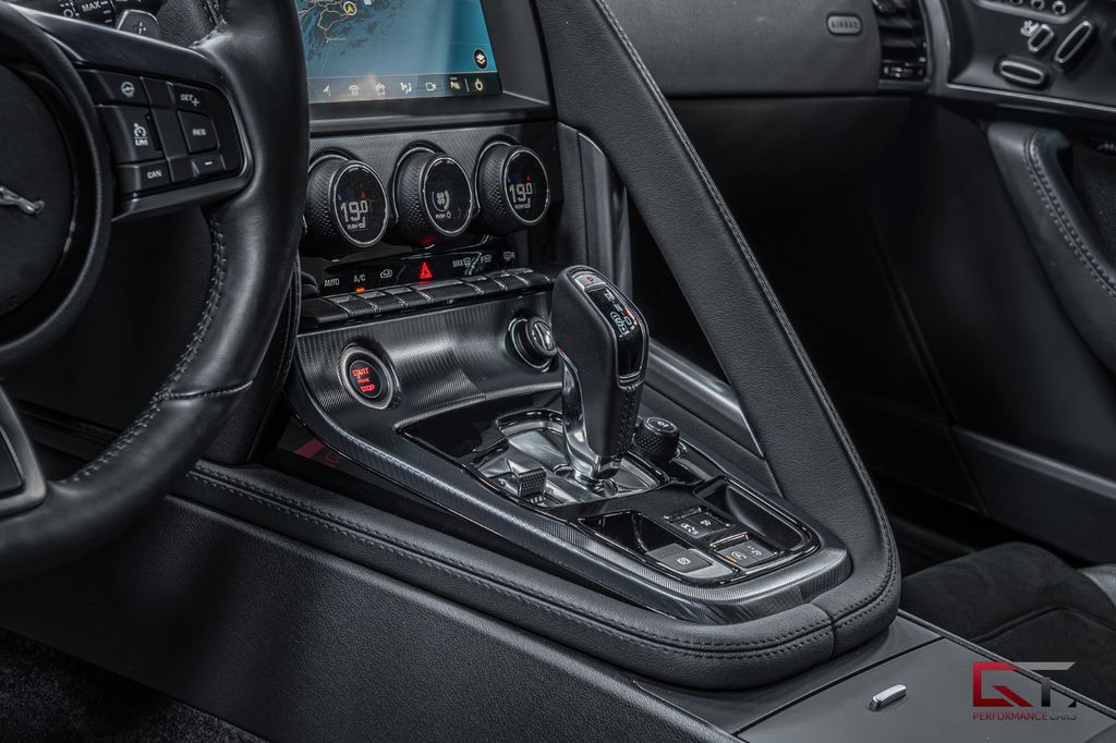Jaguar F-Type 2024