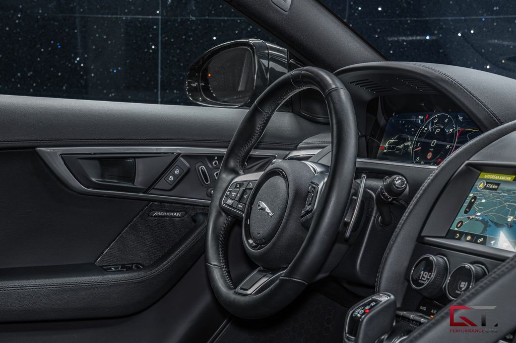 Jaguar F-Type 2024