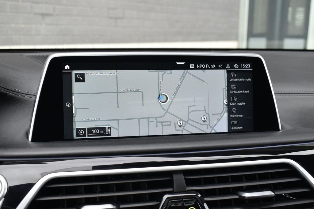 BMW 745 2021