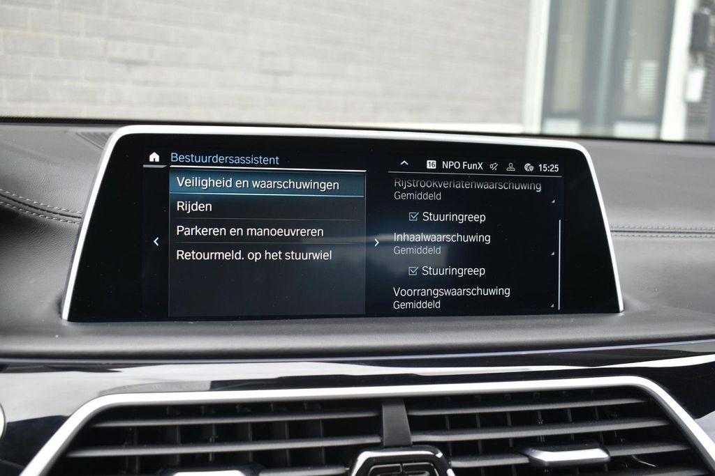 BMW 745 2021