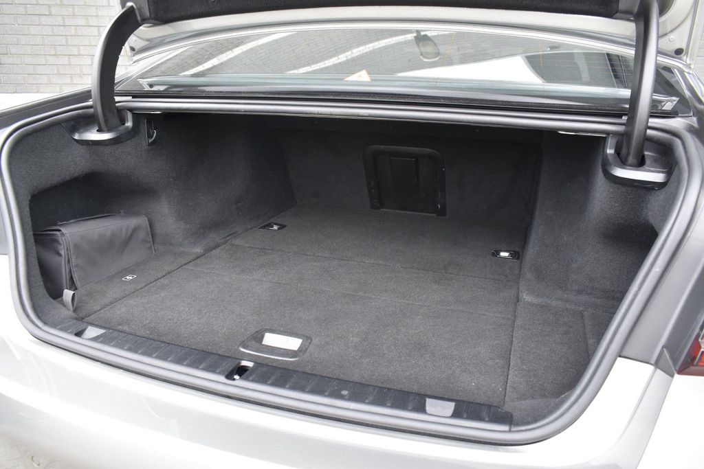 BMW 745 2021