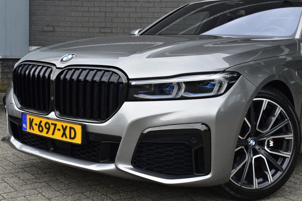 BMW 745 2021