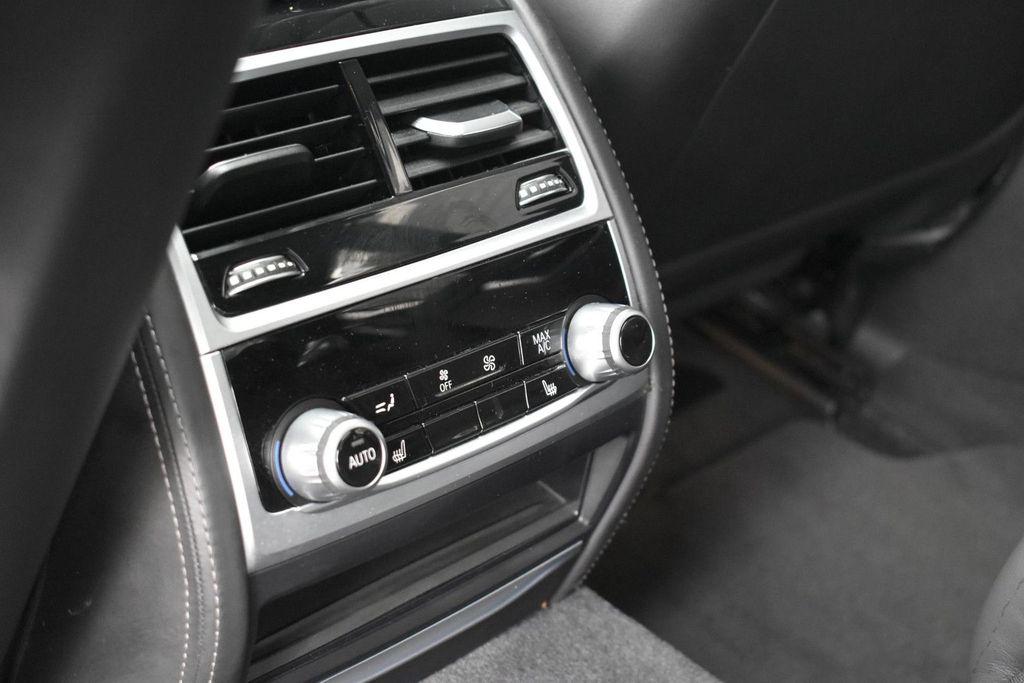 BMW 745 2021