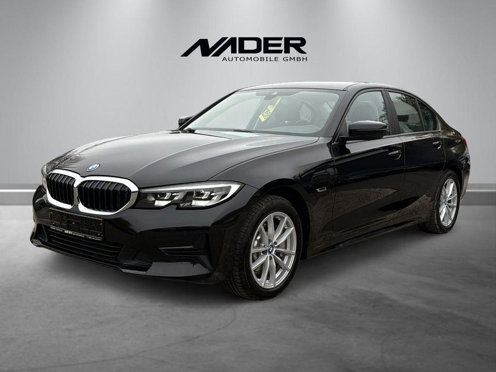 BMW 330 2022