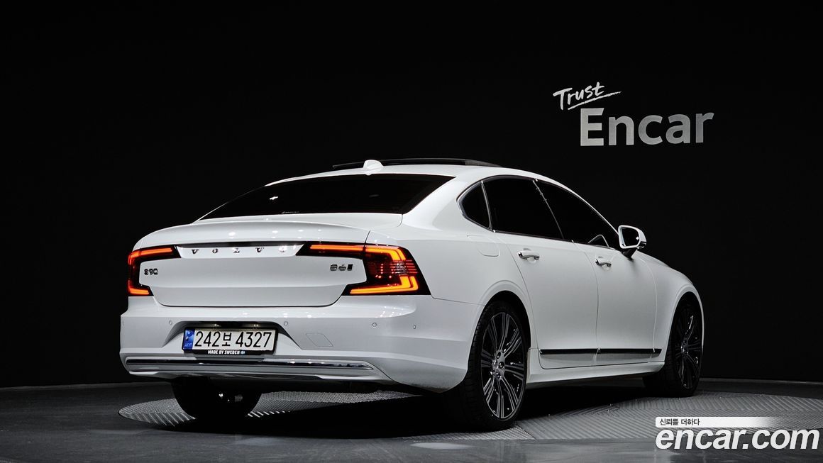 Volvo S90 2023