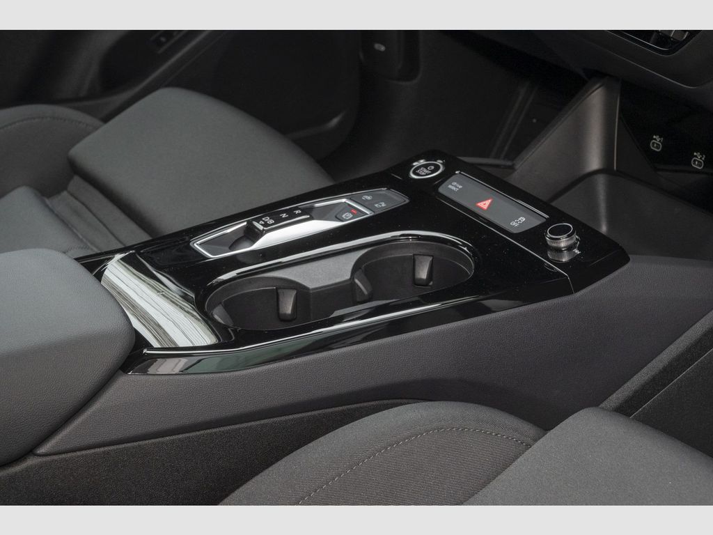 Audi Q6 e-tron 2025