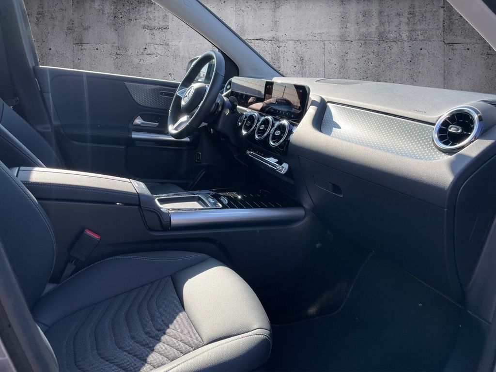 Mercedes-Benz B 200 2023