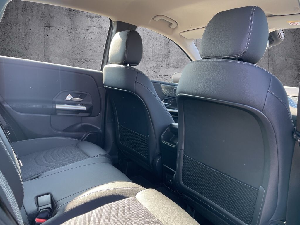 Mercedes-Benz B 200 2023