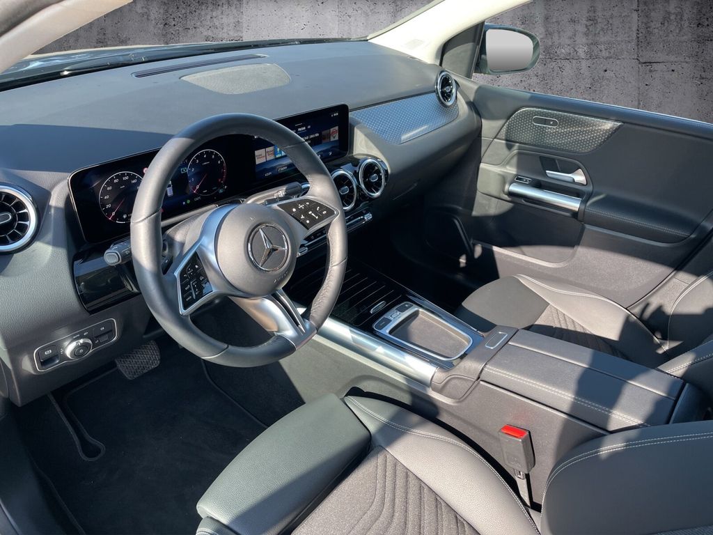 Mercedes-Benz B 200 2023