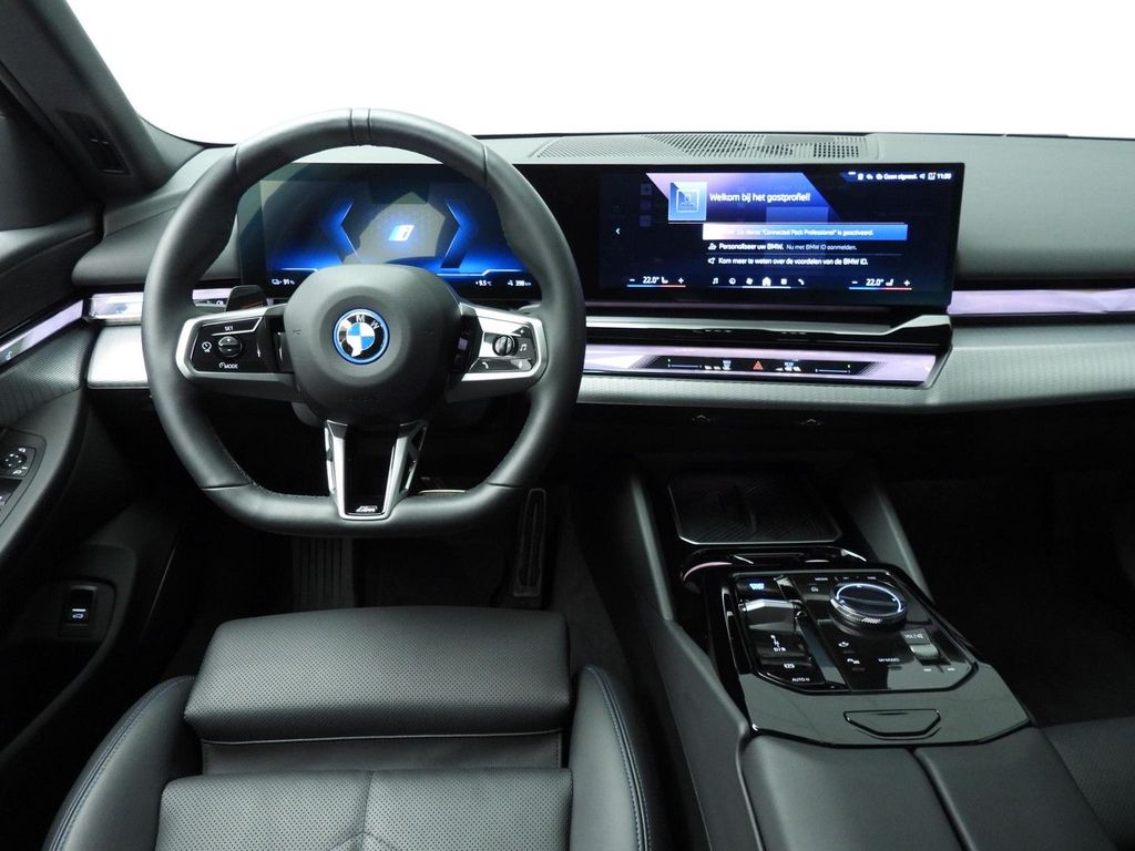 BMW i5 2025