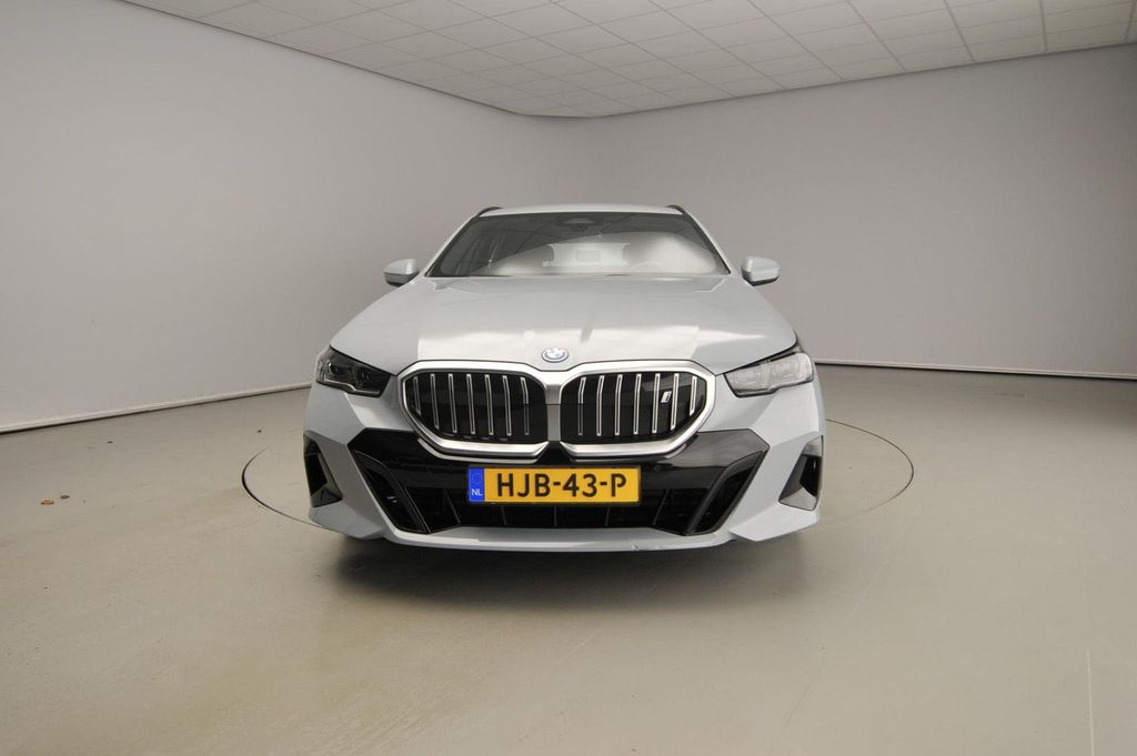 BMW i5 2025