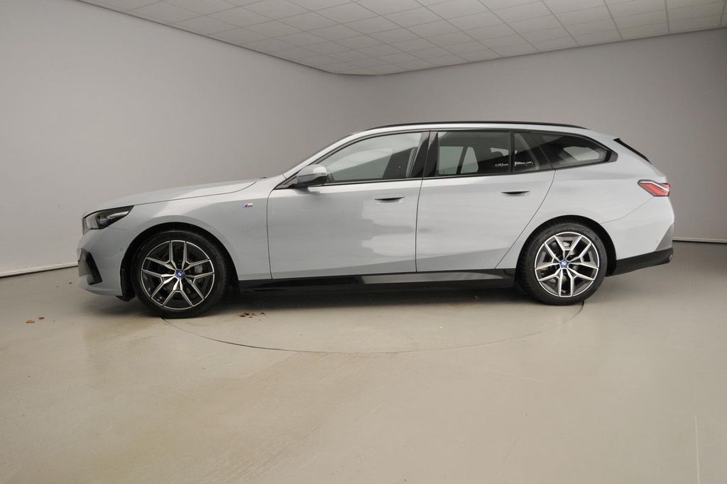 BMW i5 2025