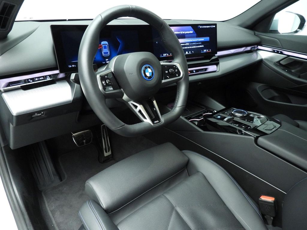 BMW i5 2025