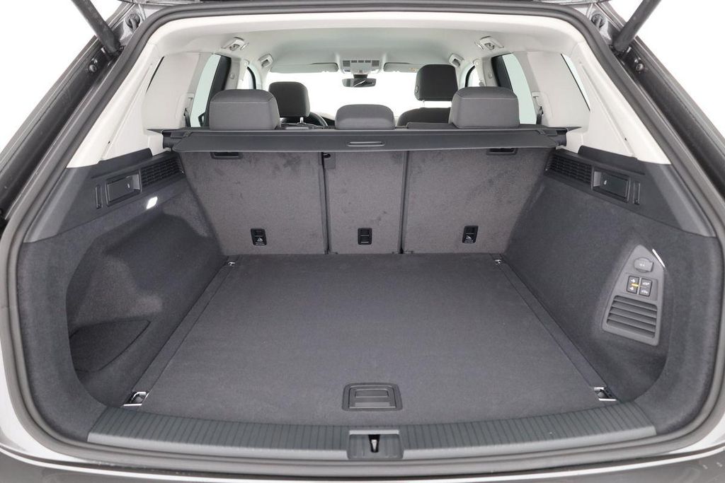 Volkswagen Touareg 2025