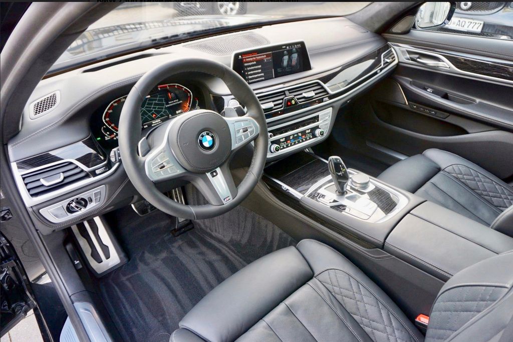 BMW 750 2019
