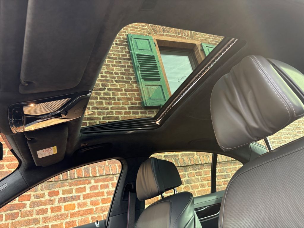 BMW 750 2019
