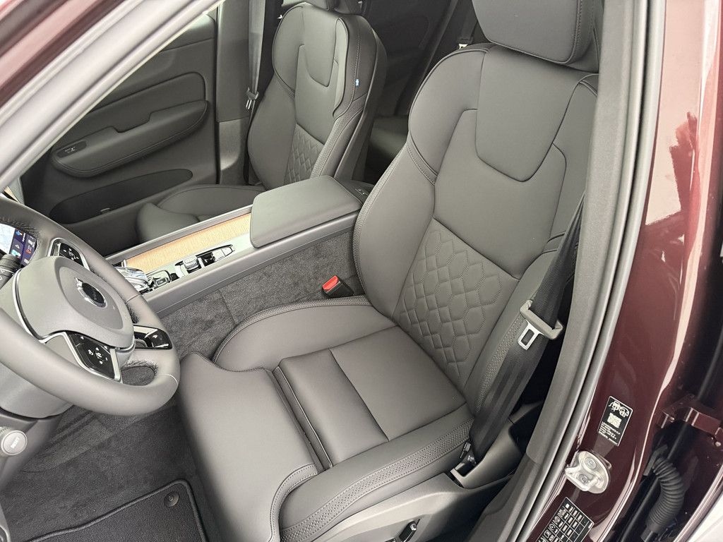 Volvo XC60 2025