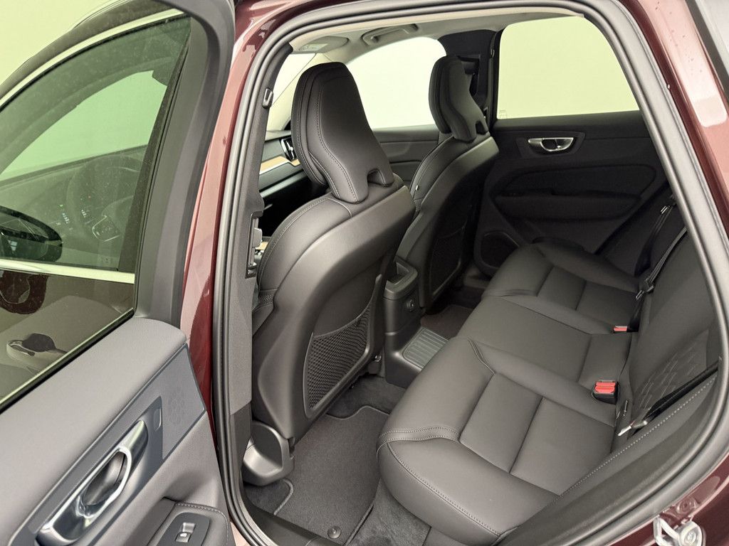 Volvo XC60 2025