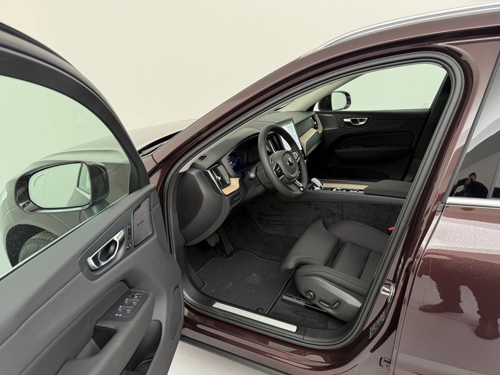 Volvo XC60 2025