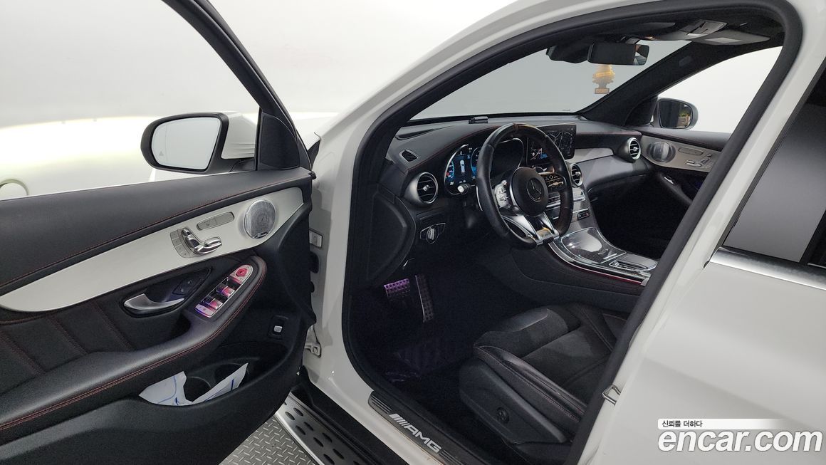 Mercedes-Benz GLC-Class 2021