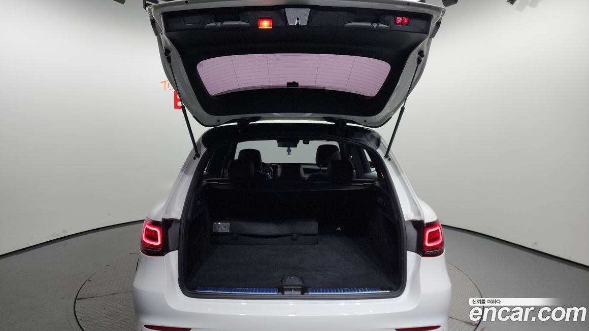 Mercedes-Benz GLC-Class 2021