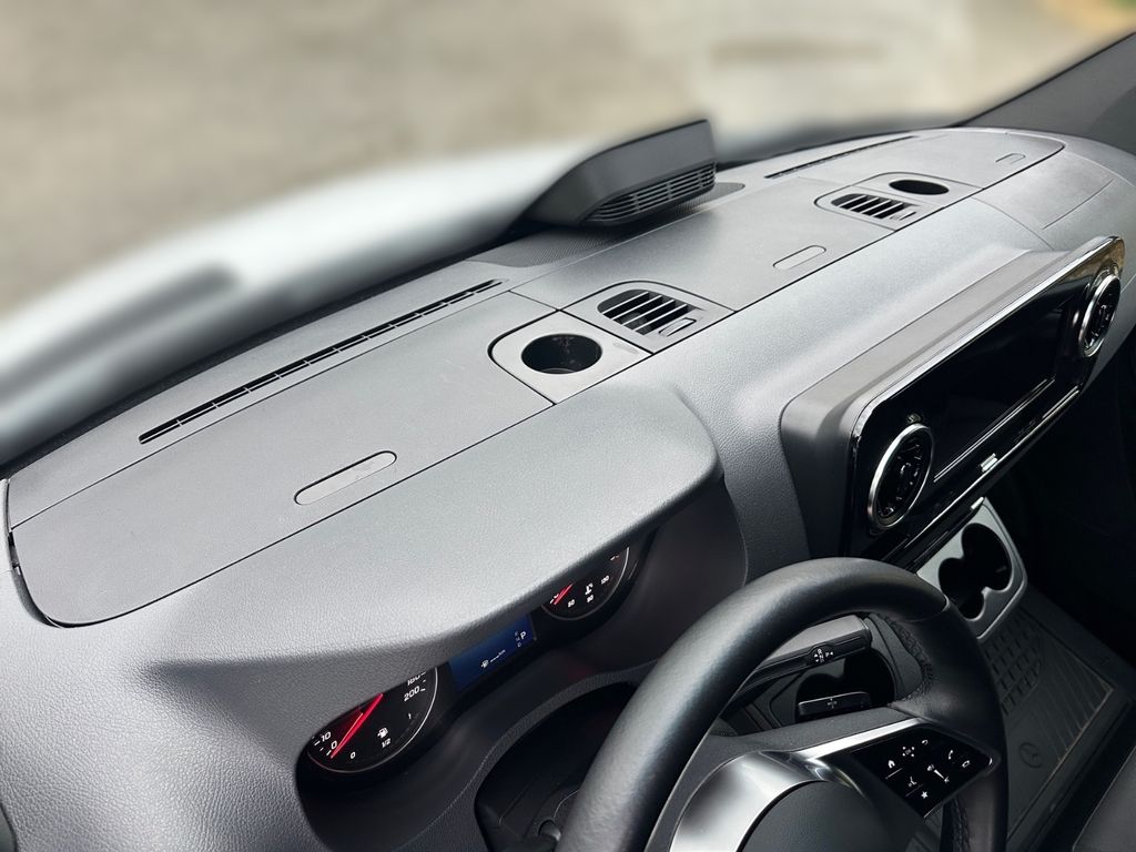 Mercedes-Benz Sprinter 2024