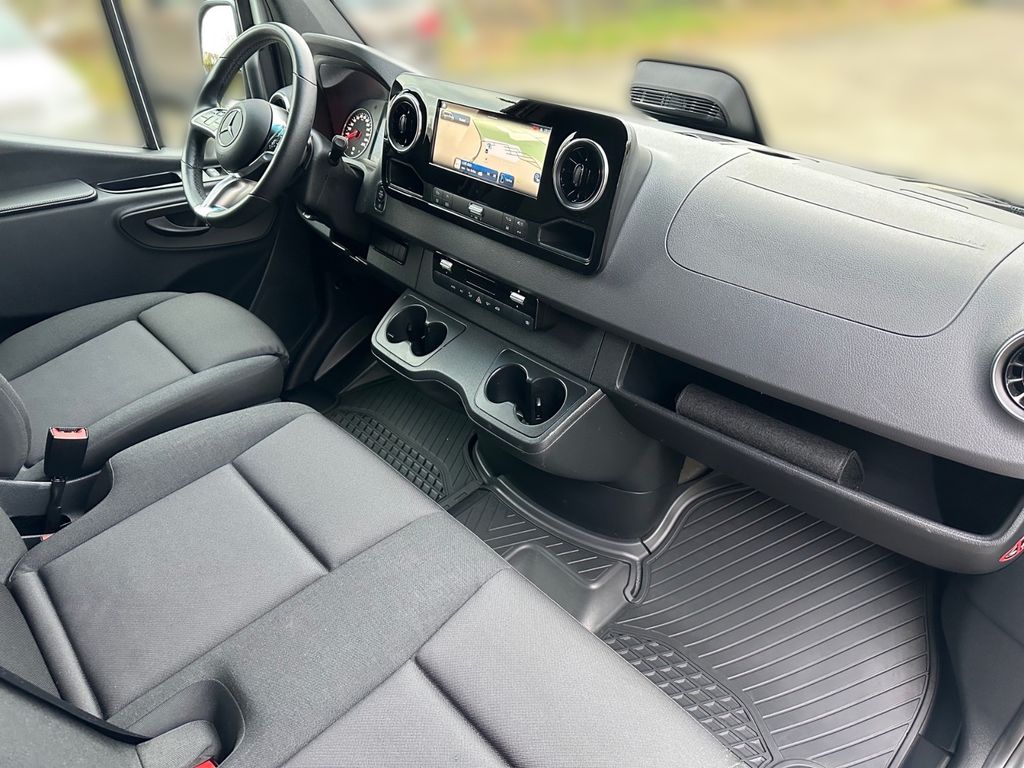 Mercedes-Benz Sprinter 2024