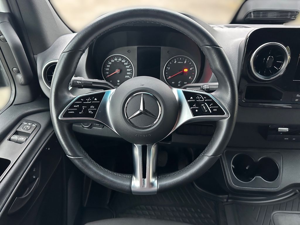 Mercedes-Benz Sprinter 2024