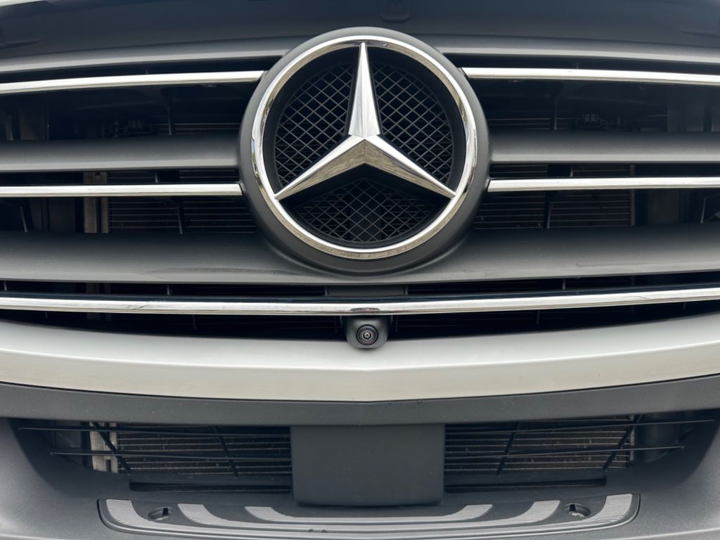 Mercedes-Benz Sprinter 2024