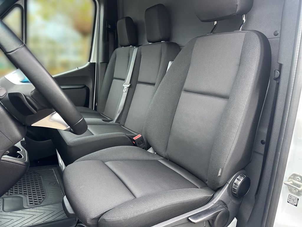 Mercedes-Benz Sprinter 2024