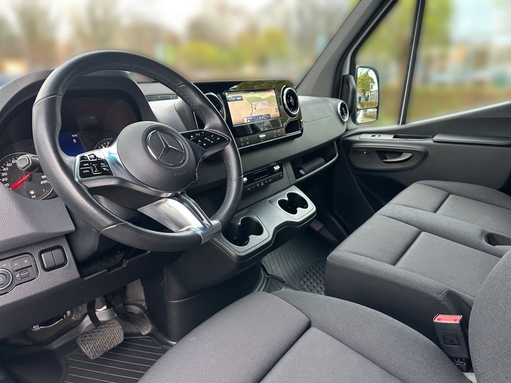Mercedes-Benz Sprinter 2024