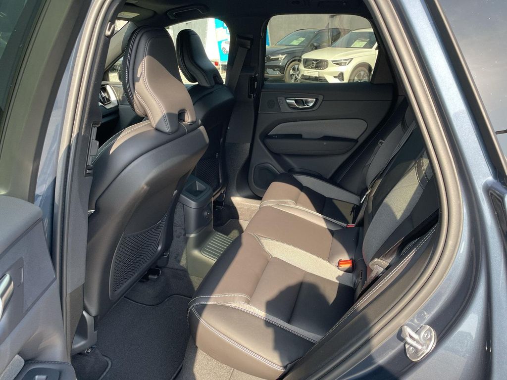 Volvo XC60 2025