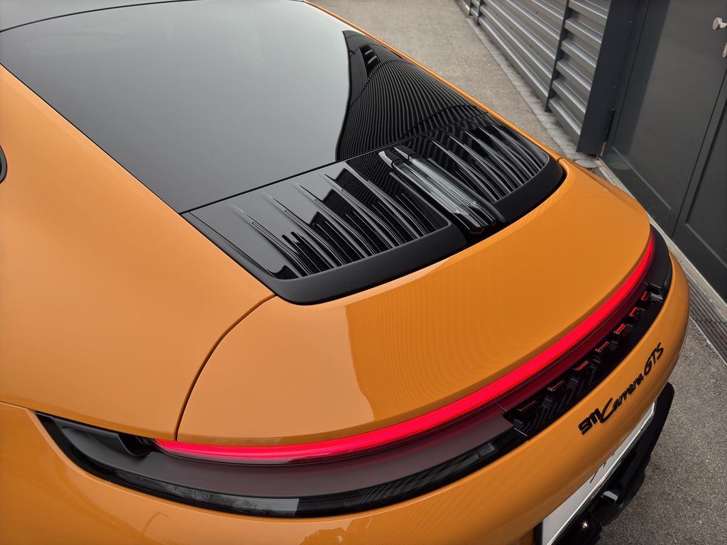 Porsche 992