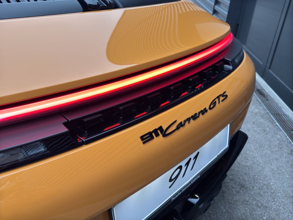 Porsche 992