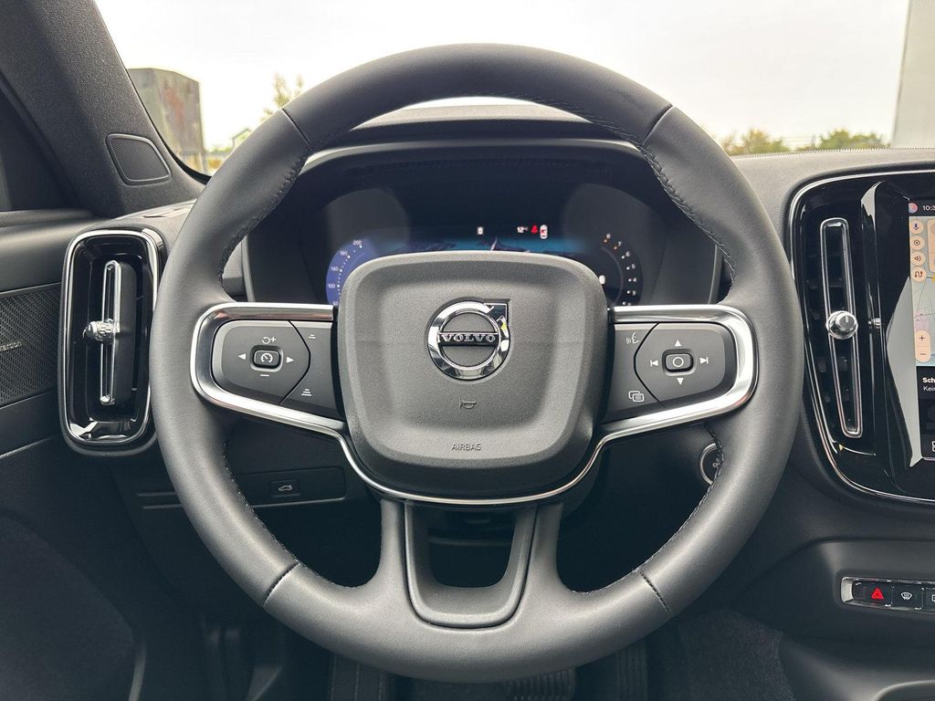 Volvo XC40 2025