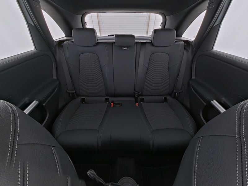 Mercedes-Benz B 180 2024