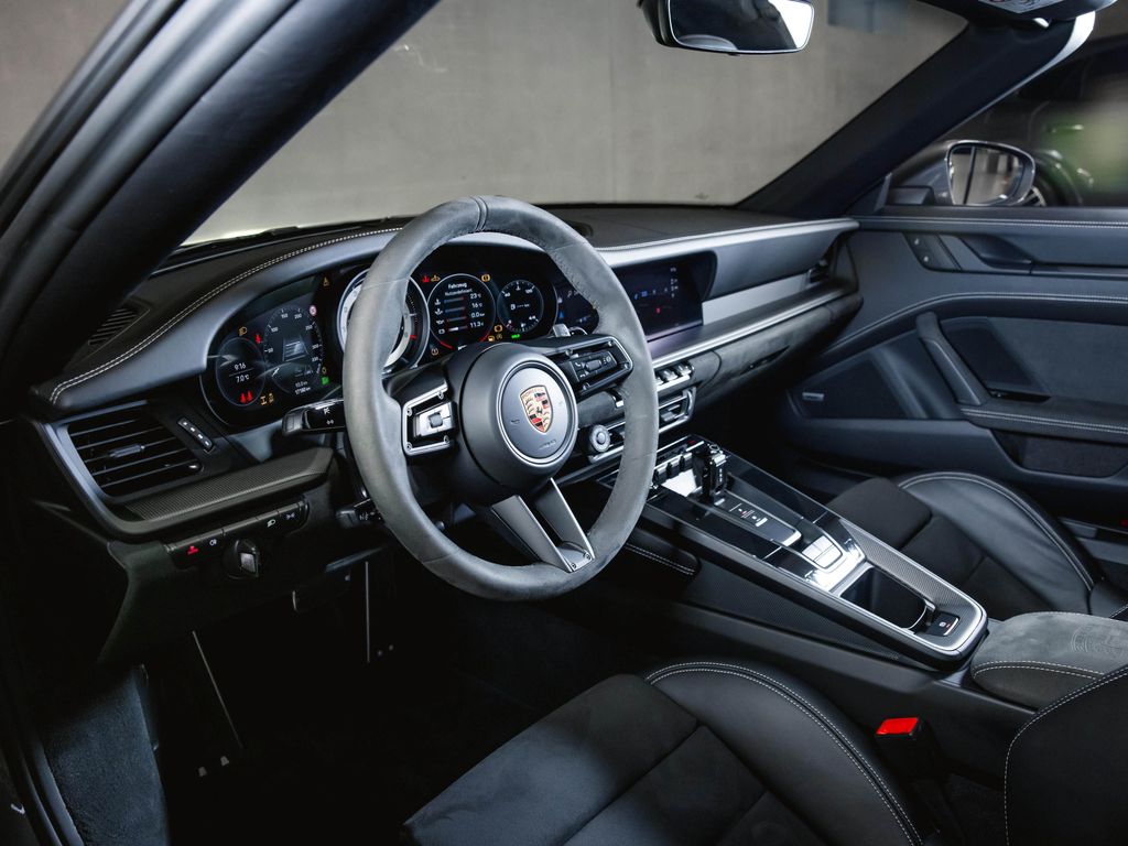 Porsche 992 2024