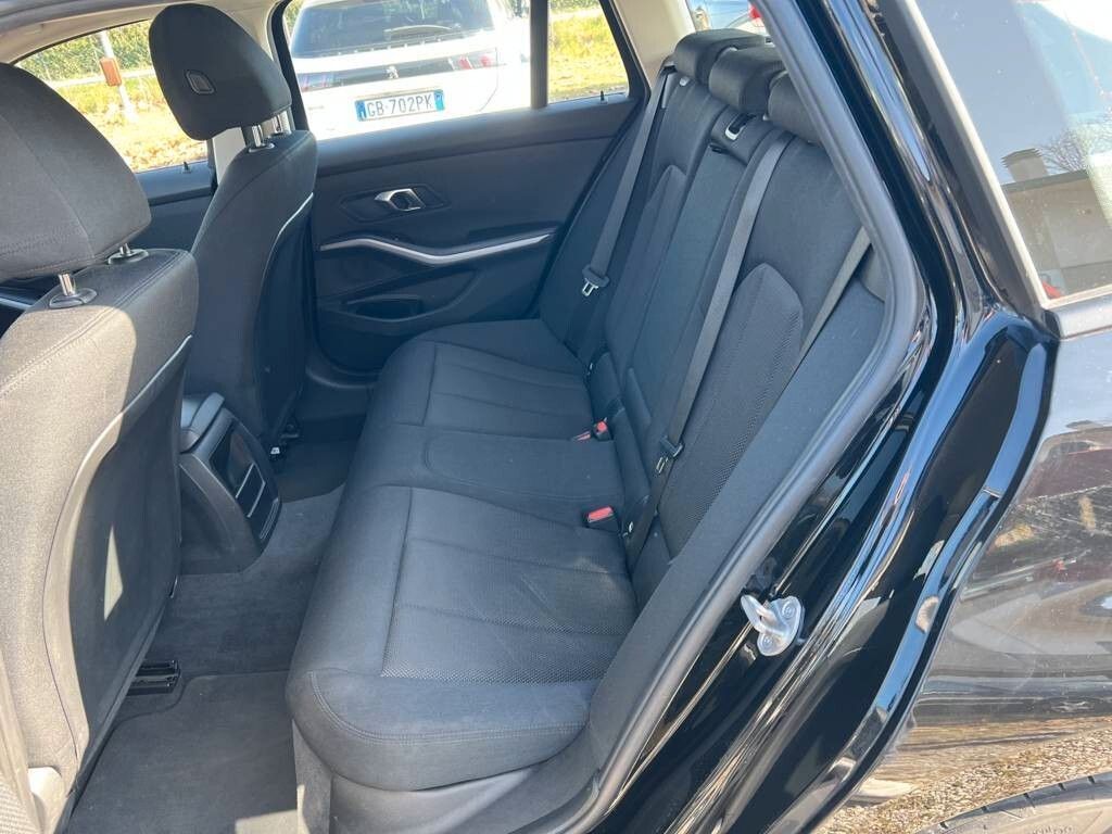 BMW 320 2025