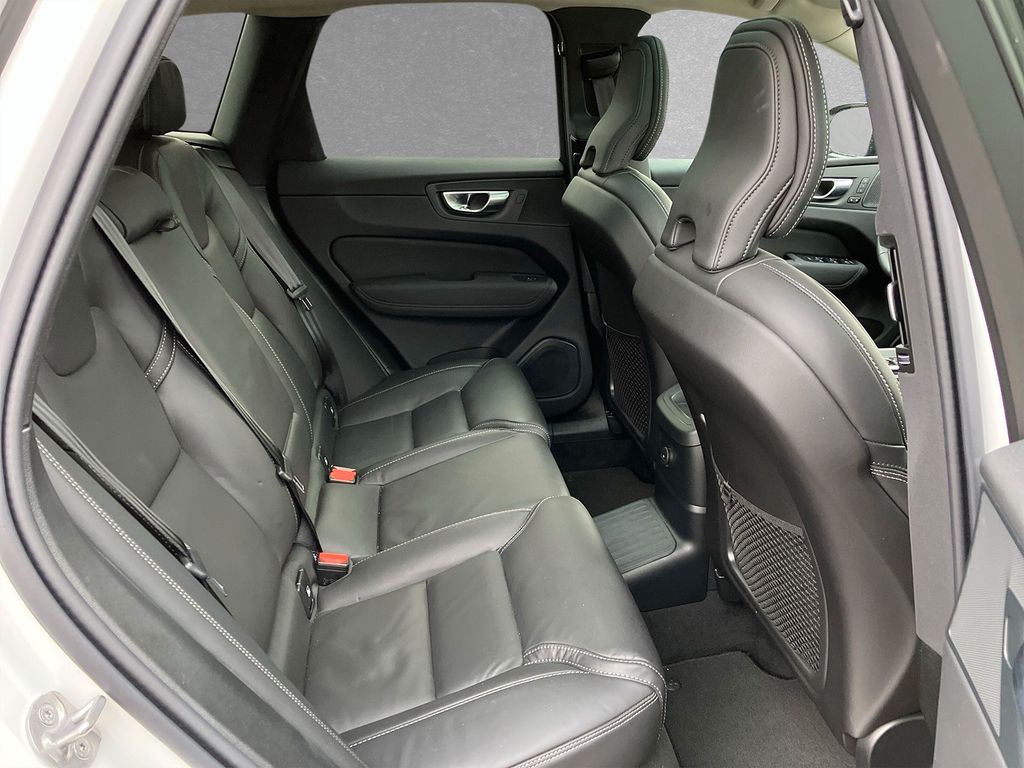 Volvo XC60 2025