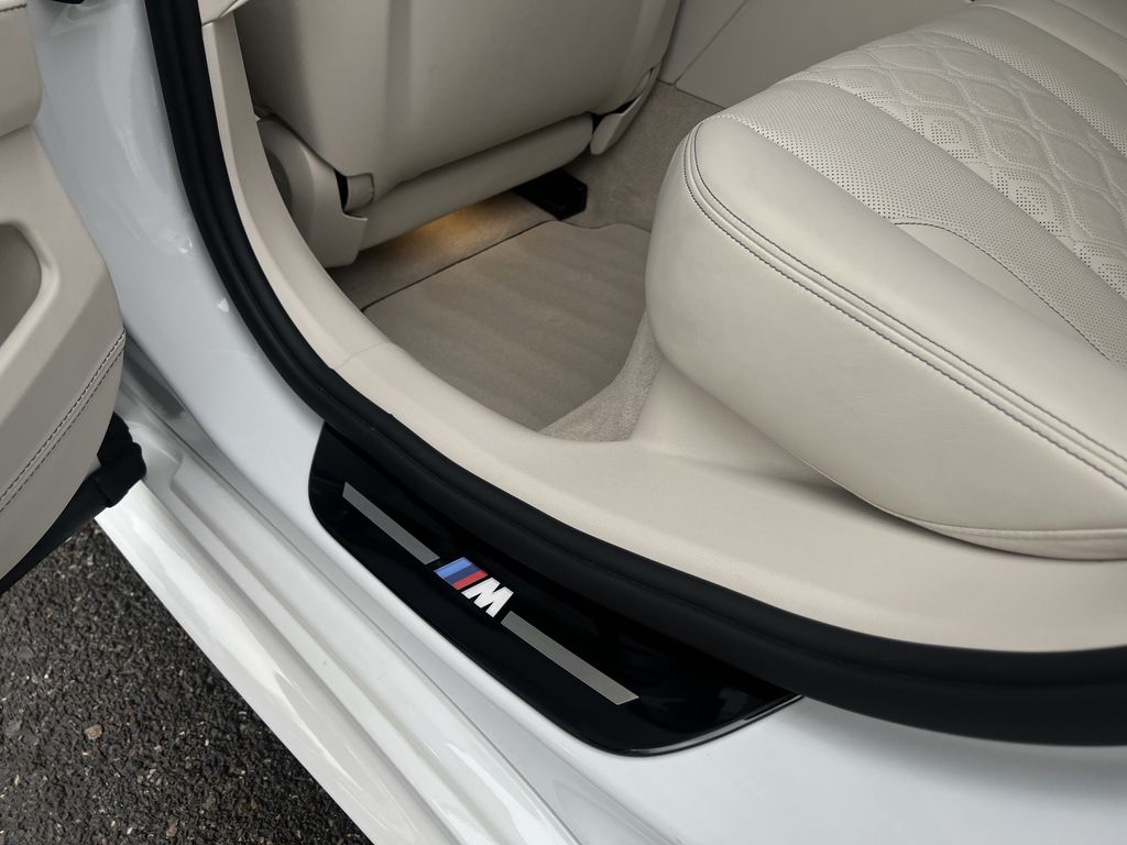 BMW M8 2022
