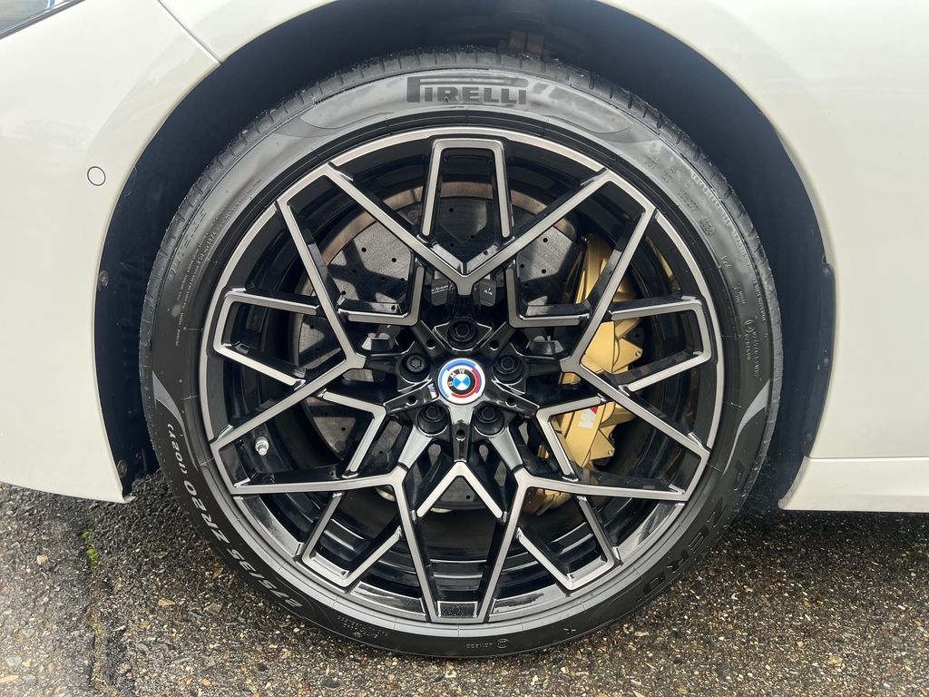 BMW M8 2022
