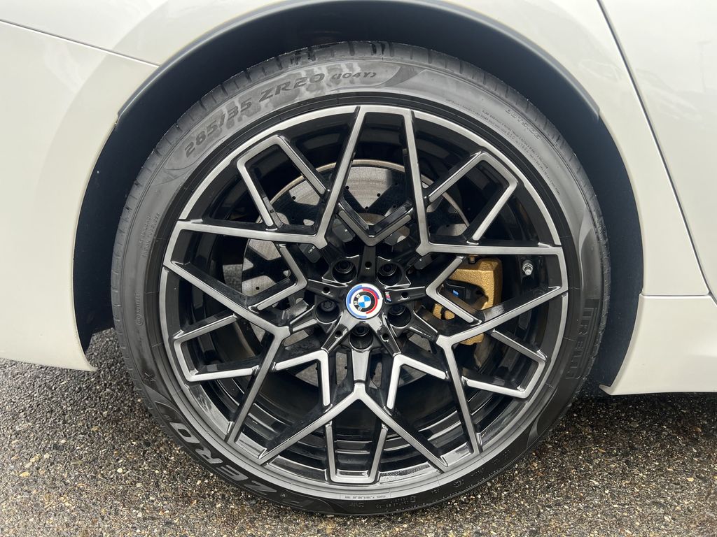 BMW M8 2022