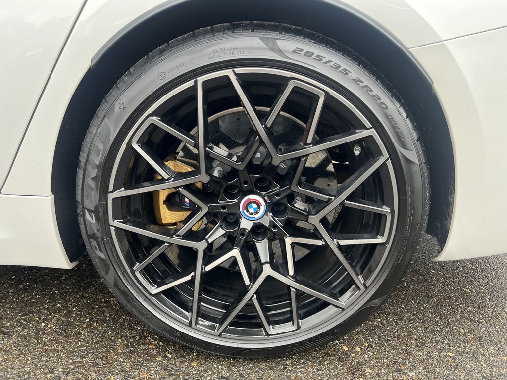 BMW M8 2022