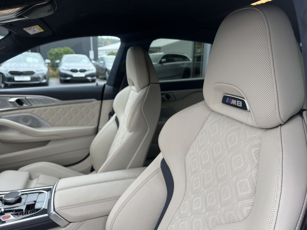BMW M8 2022